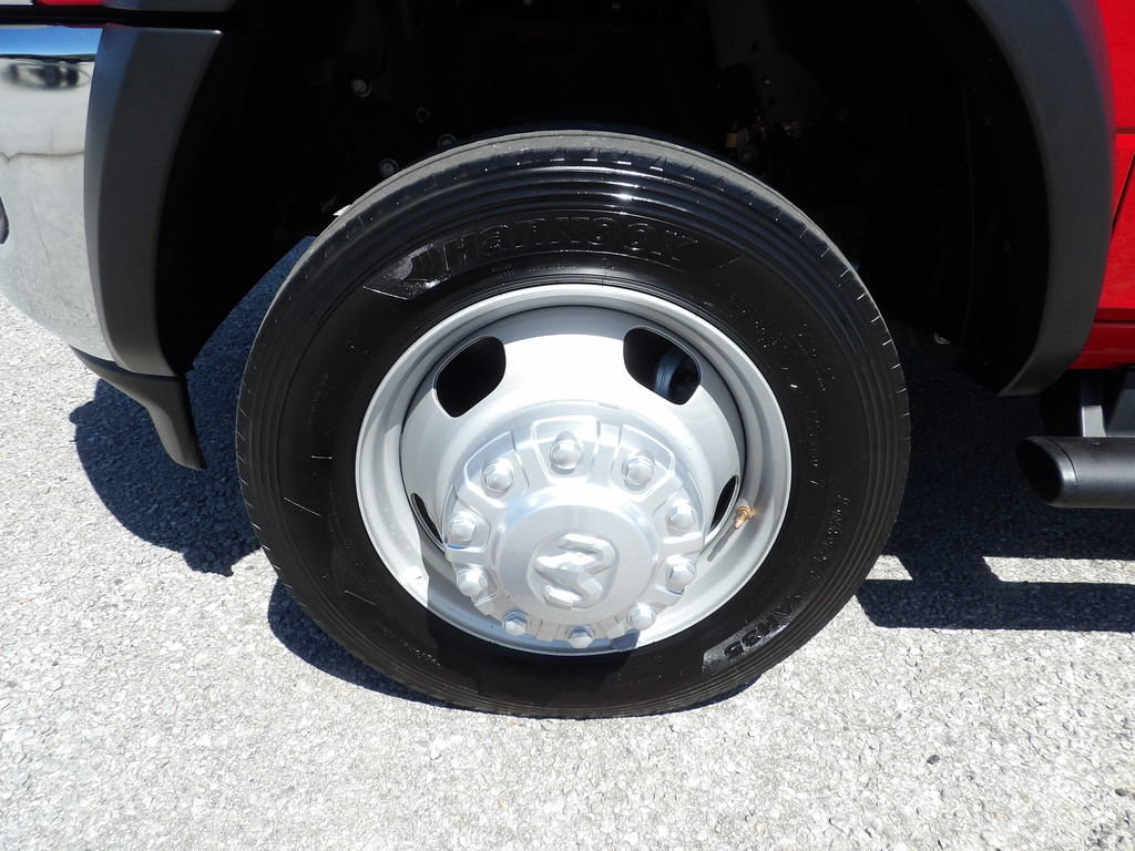 Used 2021 RAM 5500 Tradesman w/ Chrome Appearance Group RWD image 56