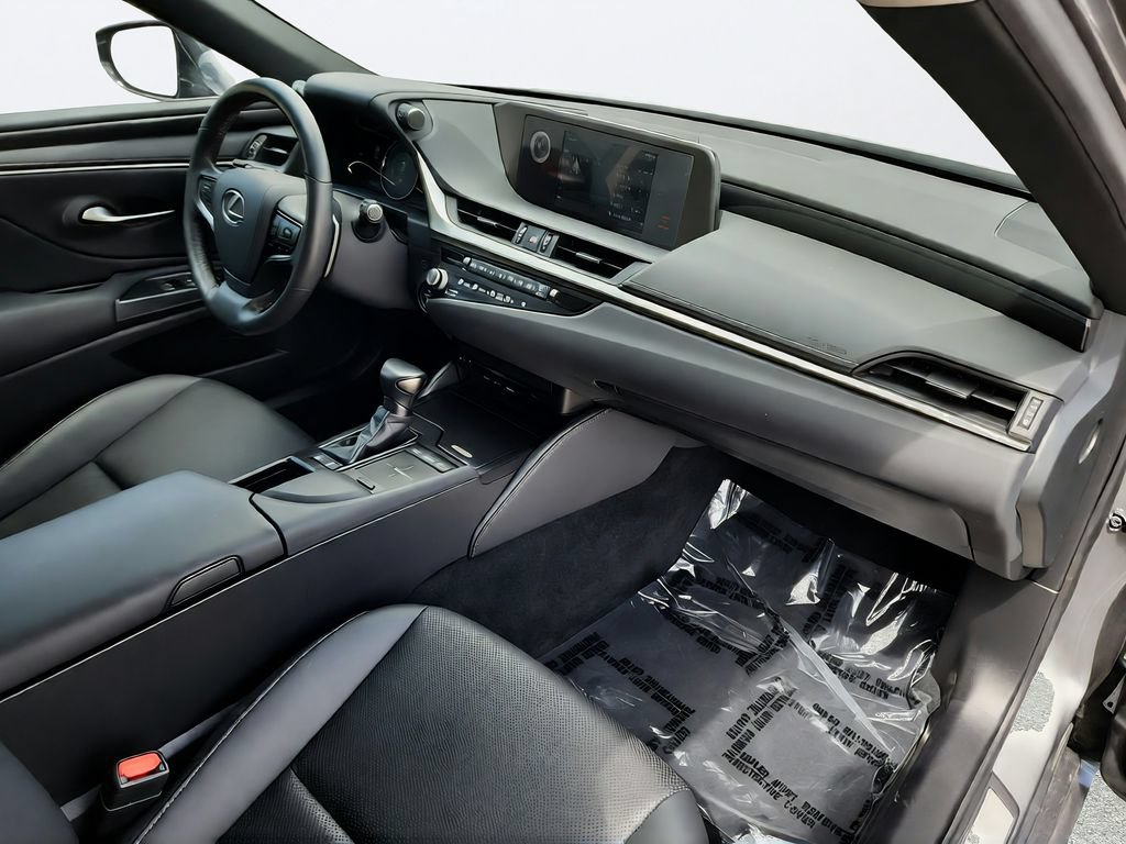 Used 2021 Lexus ES 300h w/ Accessory Package 2 FWD image 31