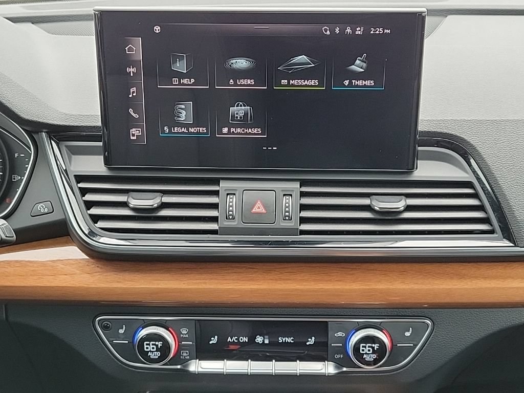 Used 2023 Audi Q5 2.0T Premium w/ Convenience Package AWD/4WD image 29