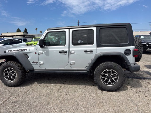 Used 2024 Jeep Wrangler Unlimited Rubicon AWD/4WD image 8