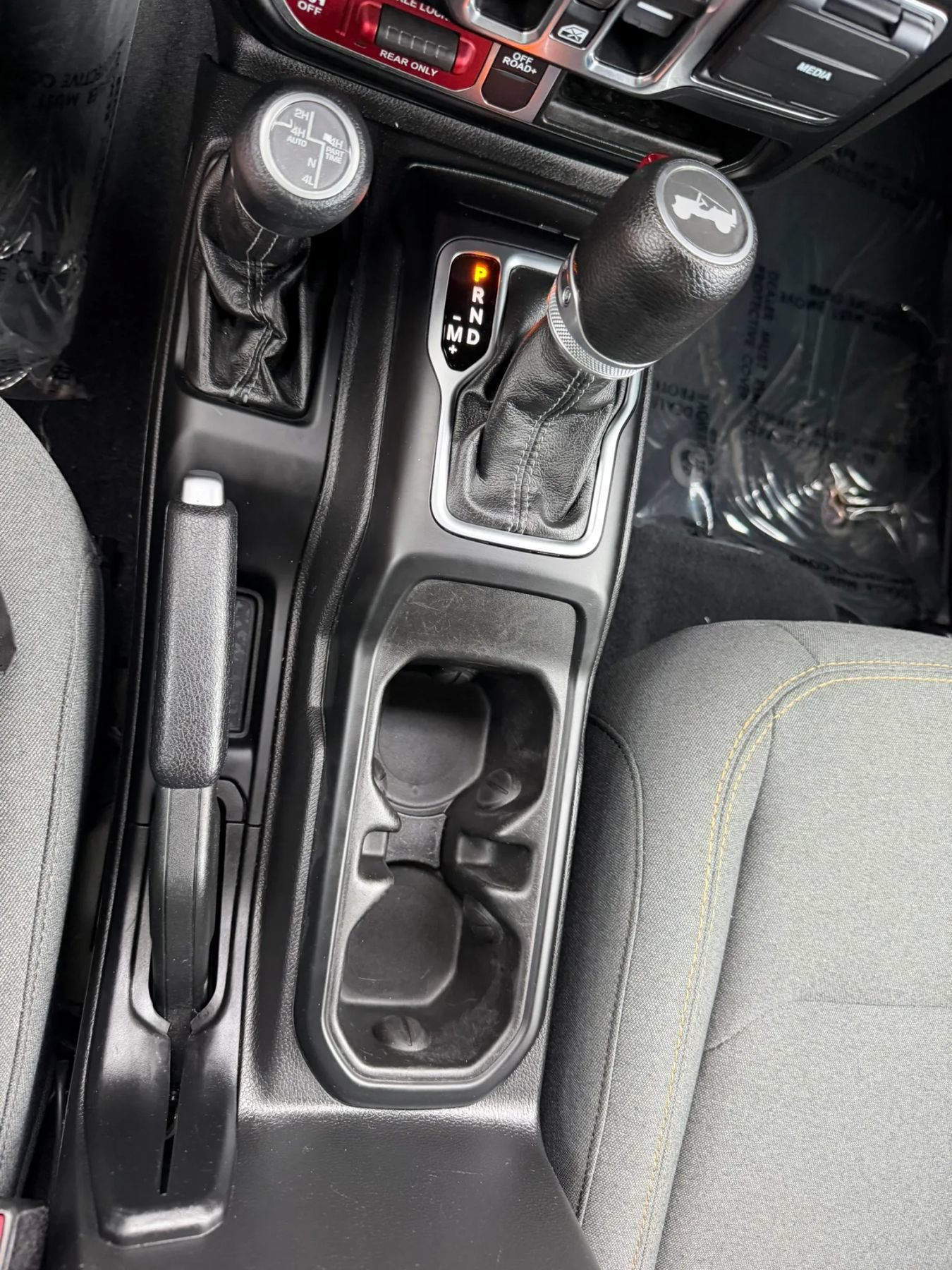 Used 2024 Jeep Wrangler Unlimited AWD/4WD image 31
