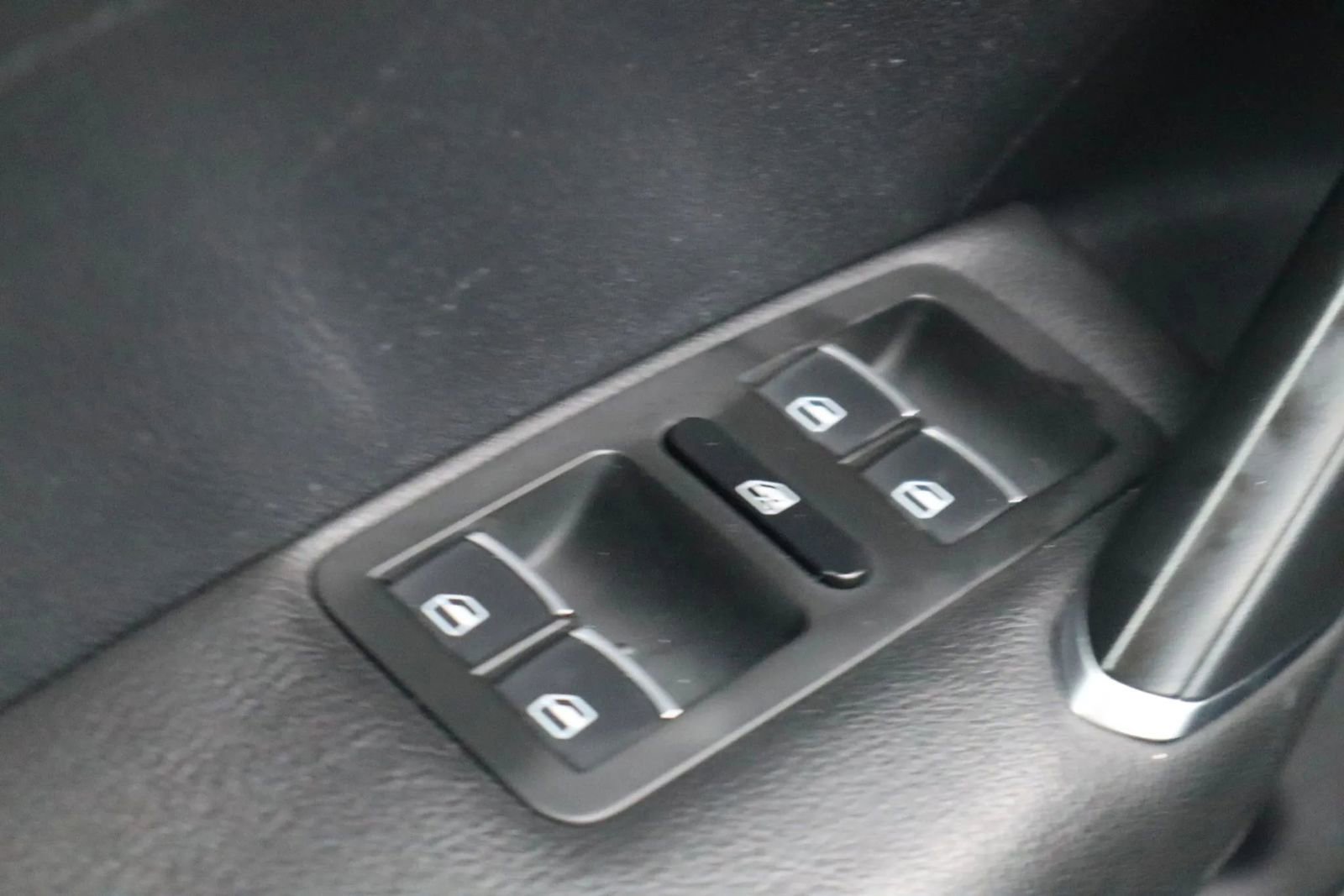 Used 2017 Volkswagen Passat 1.8T S image 21