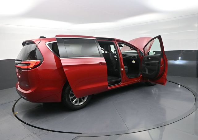 New 2027 Chrysler Pacifica Select AWD/4WD image 39