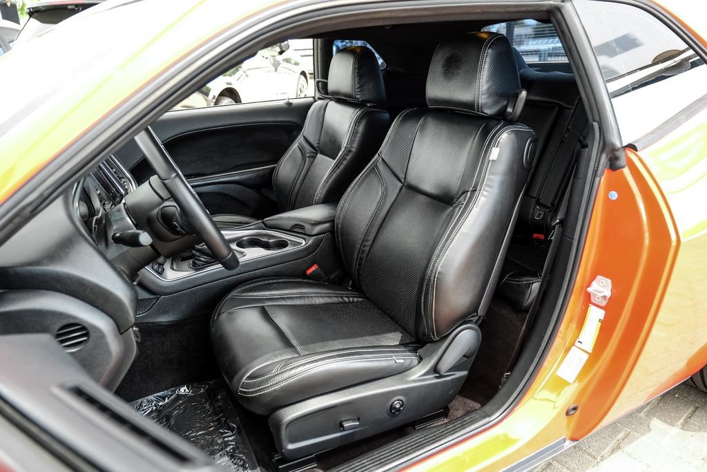 Used 2016 Dodge Challenger R/T w/ Blacktop Package RWD image 29