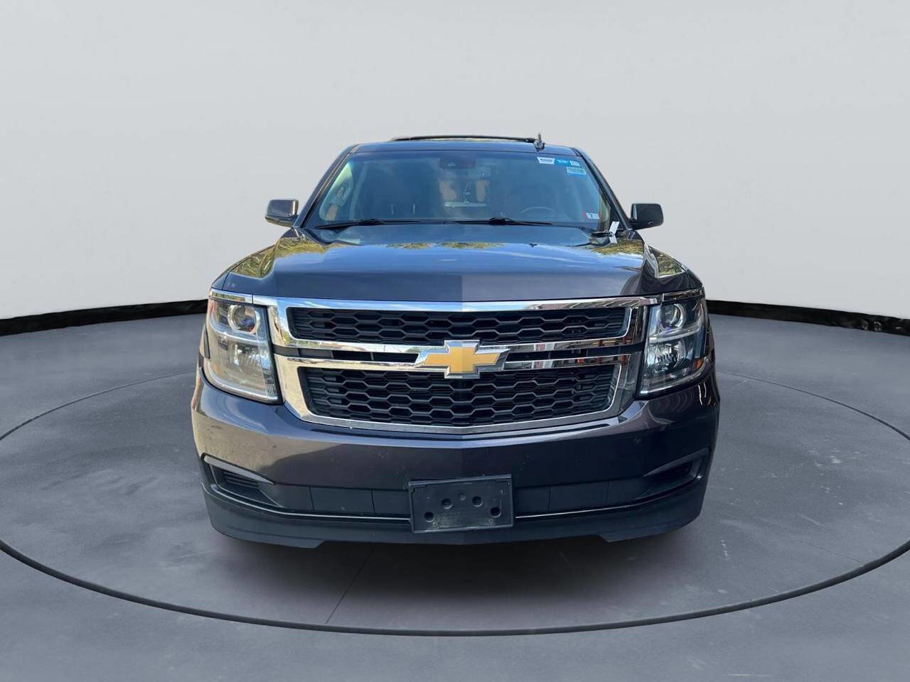Used 2017 Chevrolet Suburban LT image 1