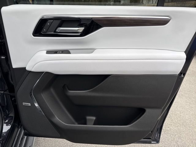 New 2026 Chevrolet Suburban Premier image 11