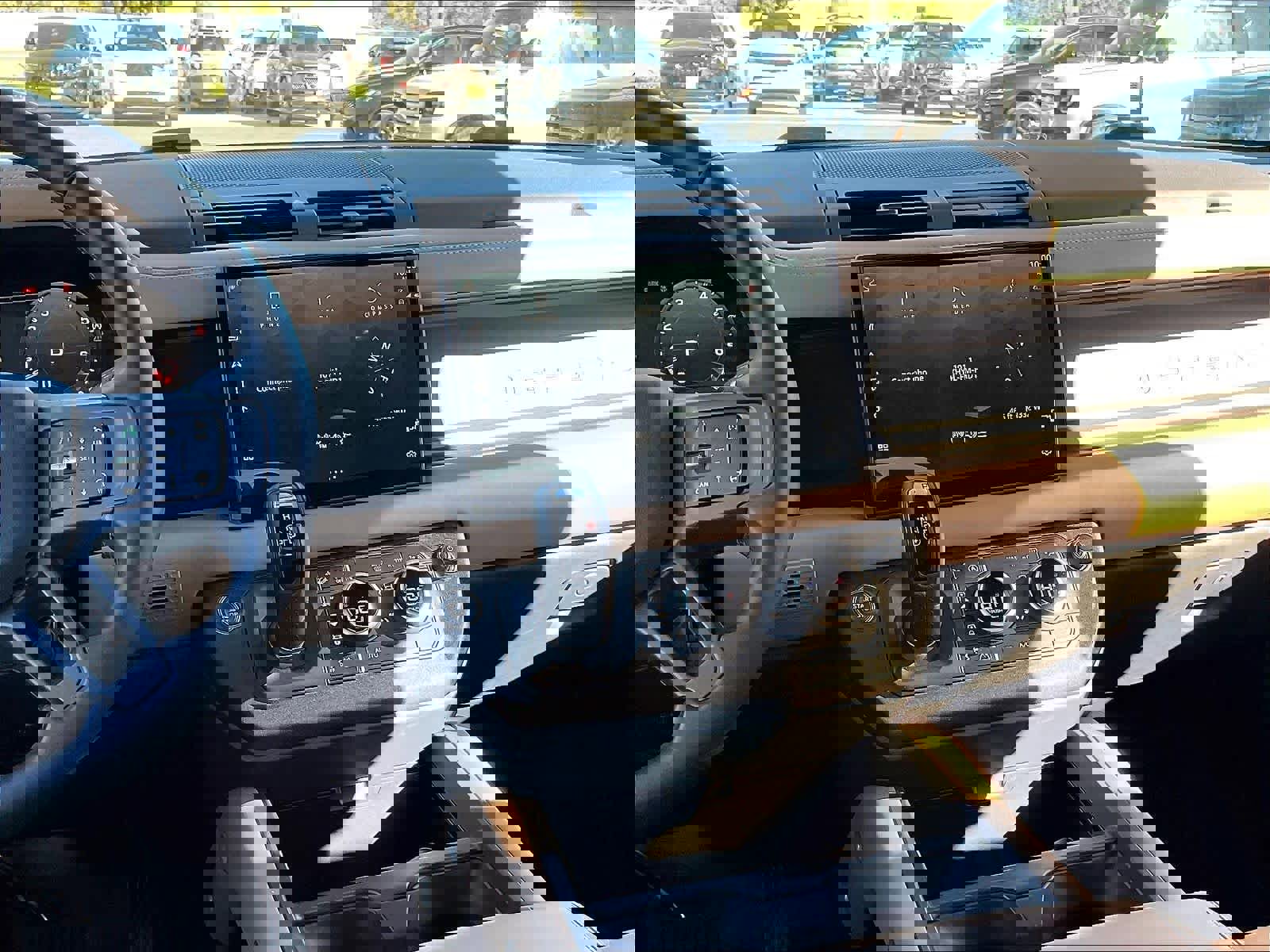 Used 2025 Land Rover Defender 110 X-Dynamic SE image 8