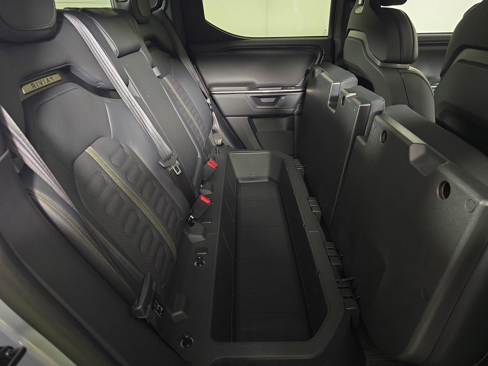 Used 2025 Rivian R1T Adventure image 24