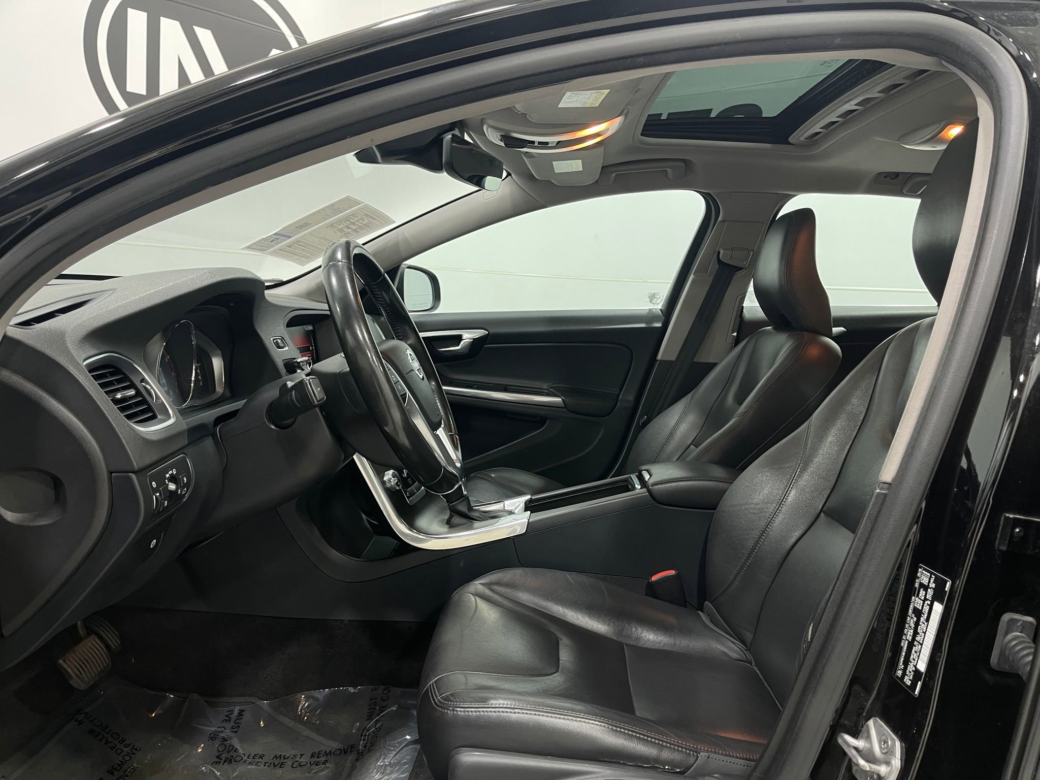 Used 2016 Volvo V60 T5 Premier image 11