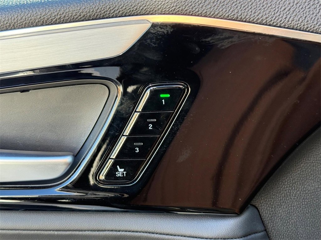 Certified 2025 Acura MDX w/ Technology Package image 15