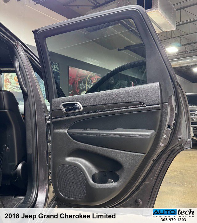 Used 2018 Jeep Grand Cherokee Limited image 24