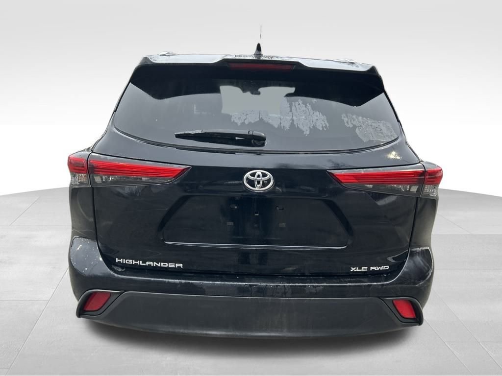 Used 2023 Toyota Highlander XLE image 5