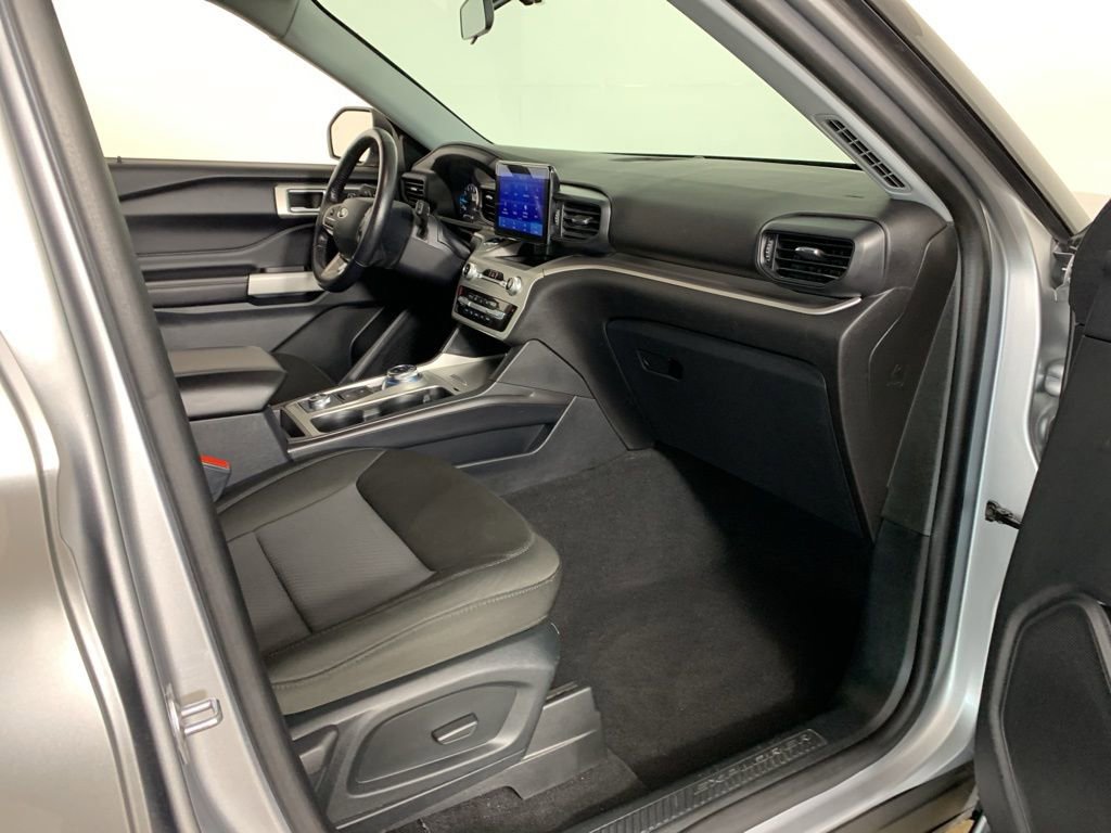 Used 2022 Ford Explorer XLT image 41