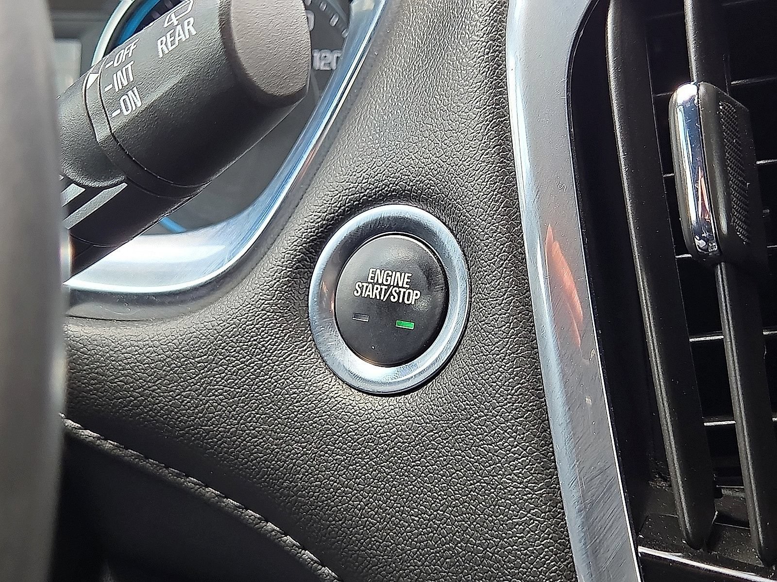Used 2022 Chevrolet Traverse LT AWD/4WD image 33