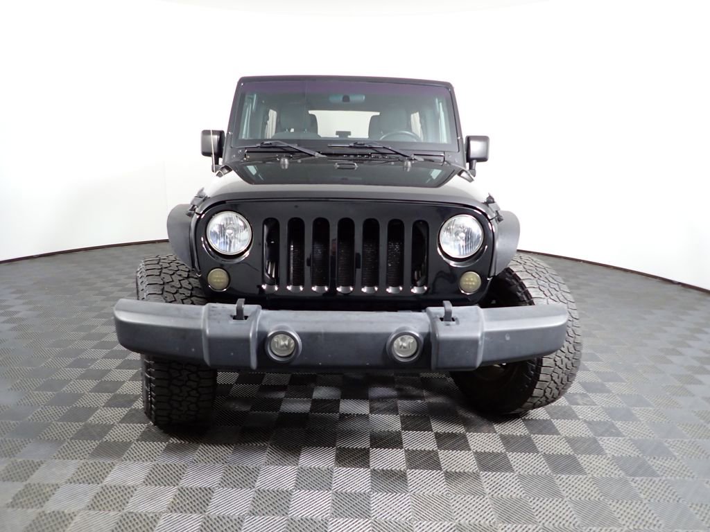 Used 2017 Jeep Wrangler Unlimited Sport w/ Mopar Black Appearance Group AWD/4WD image 8