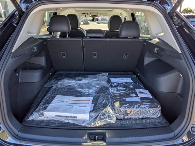 New 2026 Volkswagen Tiguan SE image 13