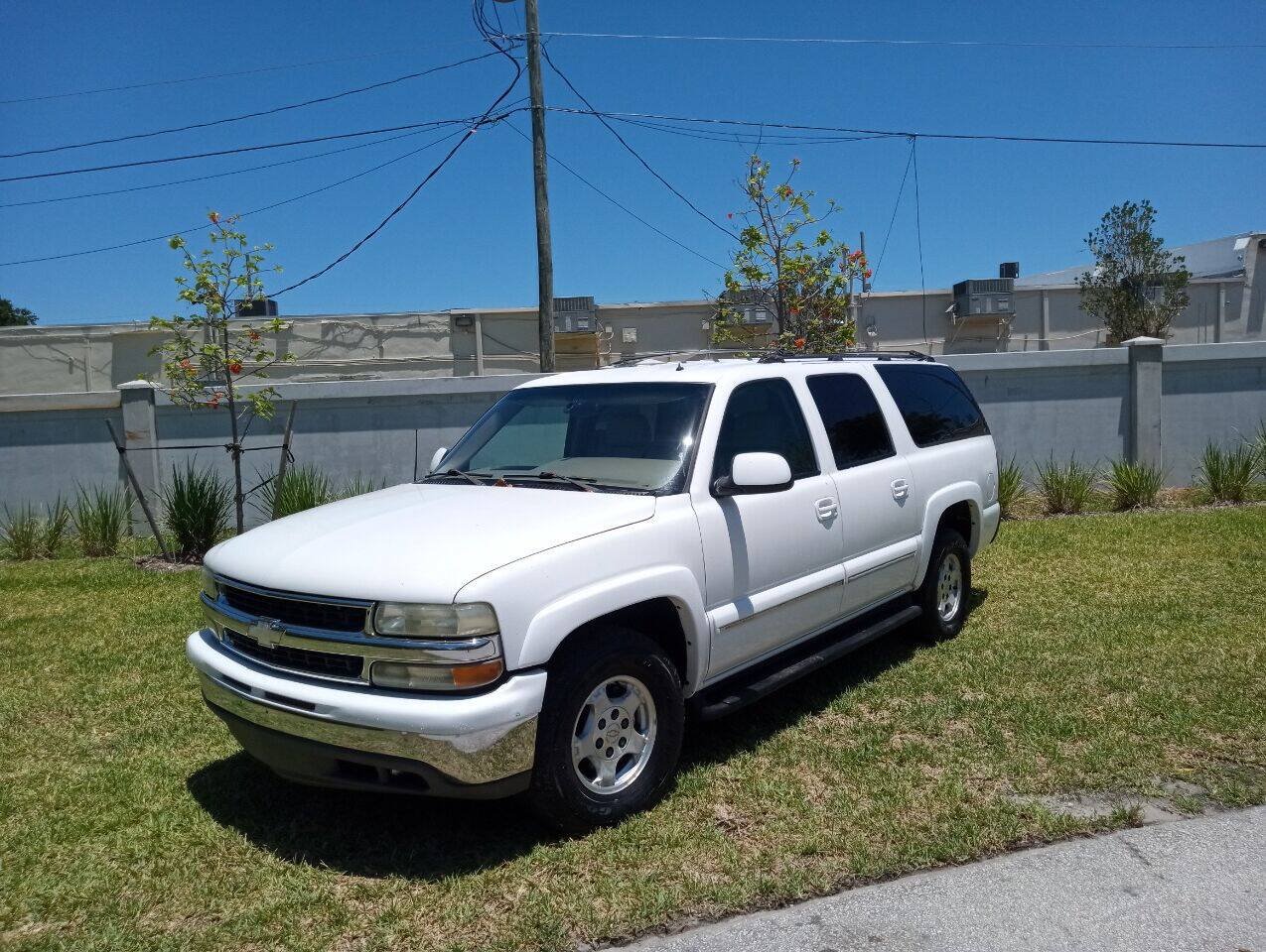 Used 2002 Chevrolet Suburban LT RWD image 4