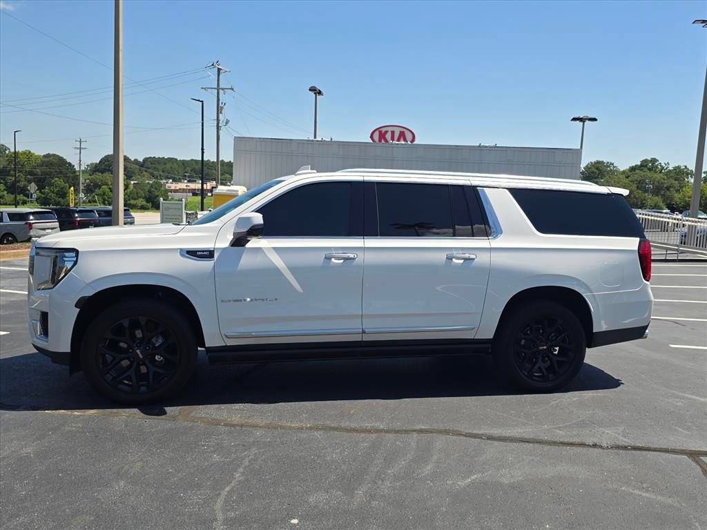 Used 2022 GMC Yukon XL Denali AWD/4WD image 6