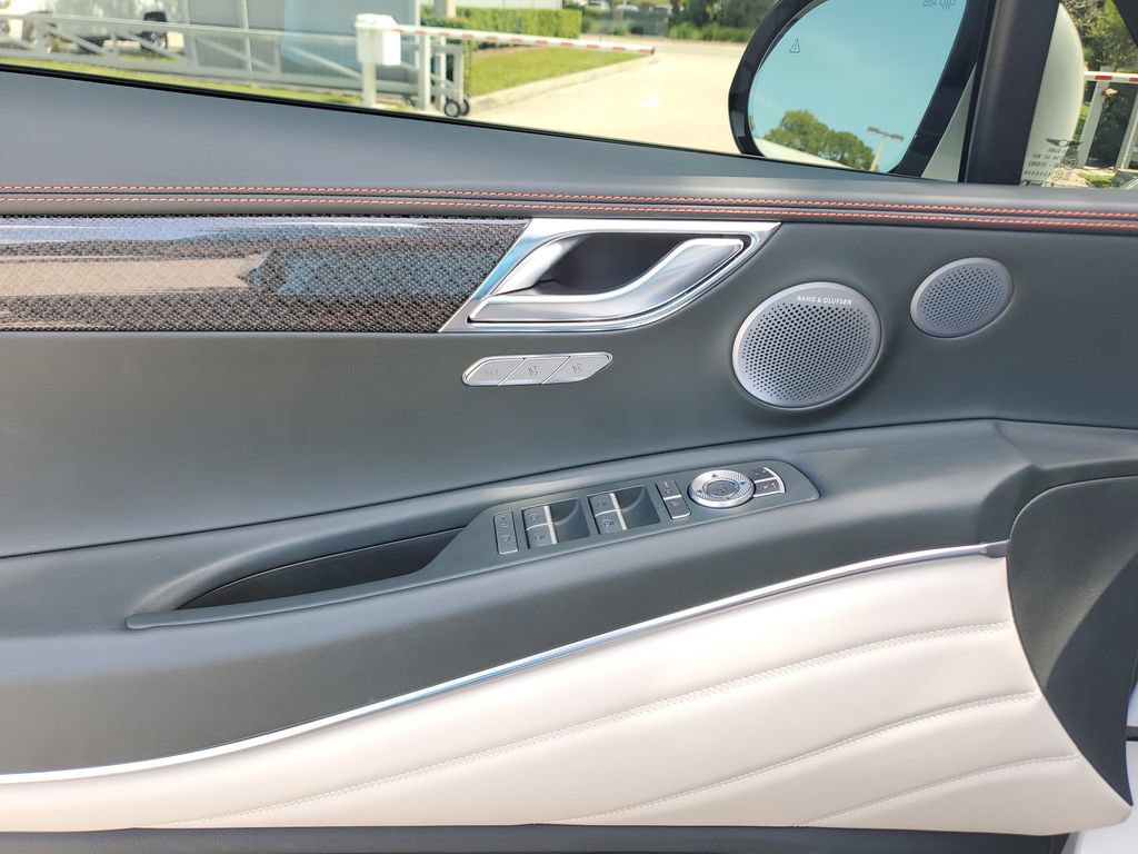 Used 2025 Genesis GV80 3.5T e-SC AWD/4WD image 25