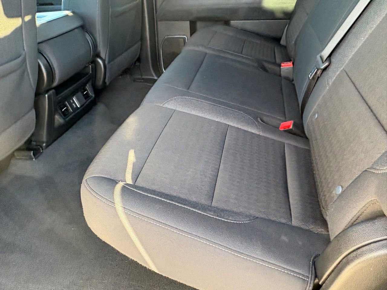 Used 2025 Chevrolet Silverado 1500 LT image 30