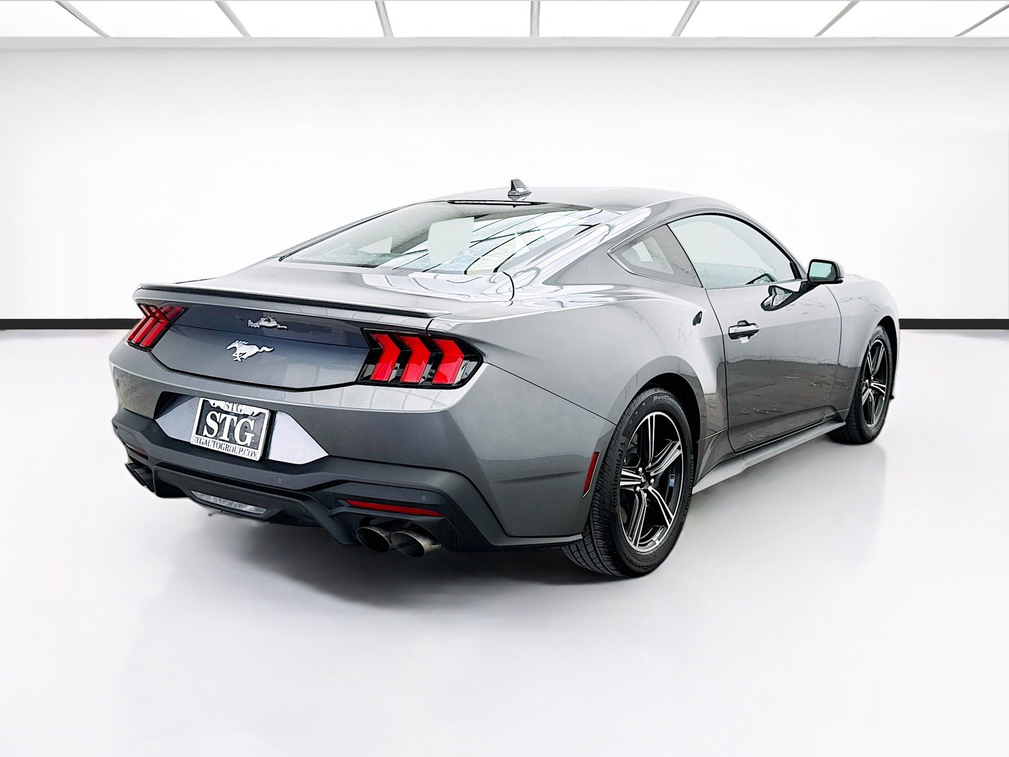 Used 2025 Ford Mustang Premium RWD image 4