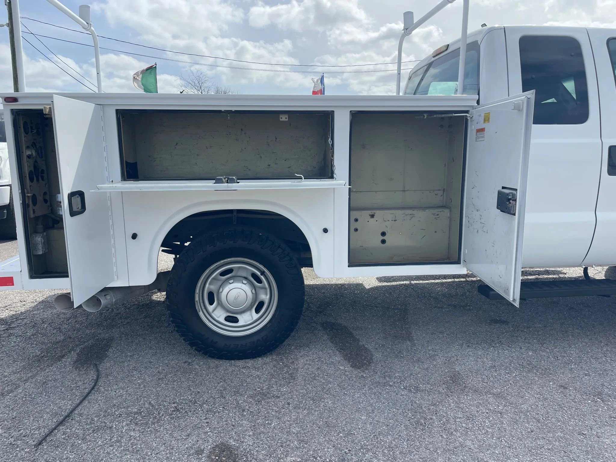 Used 2015 Ford F250 XL w/ Power Equipment Group AWD/4WD image 9