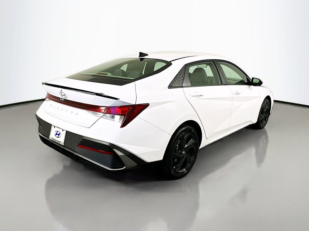 New 2026 Hyundai Elantra Sport image 5