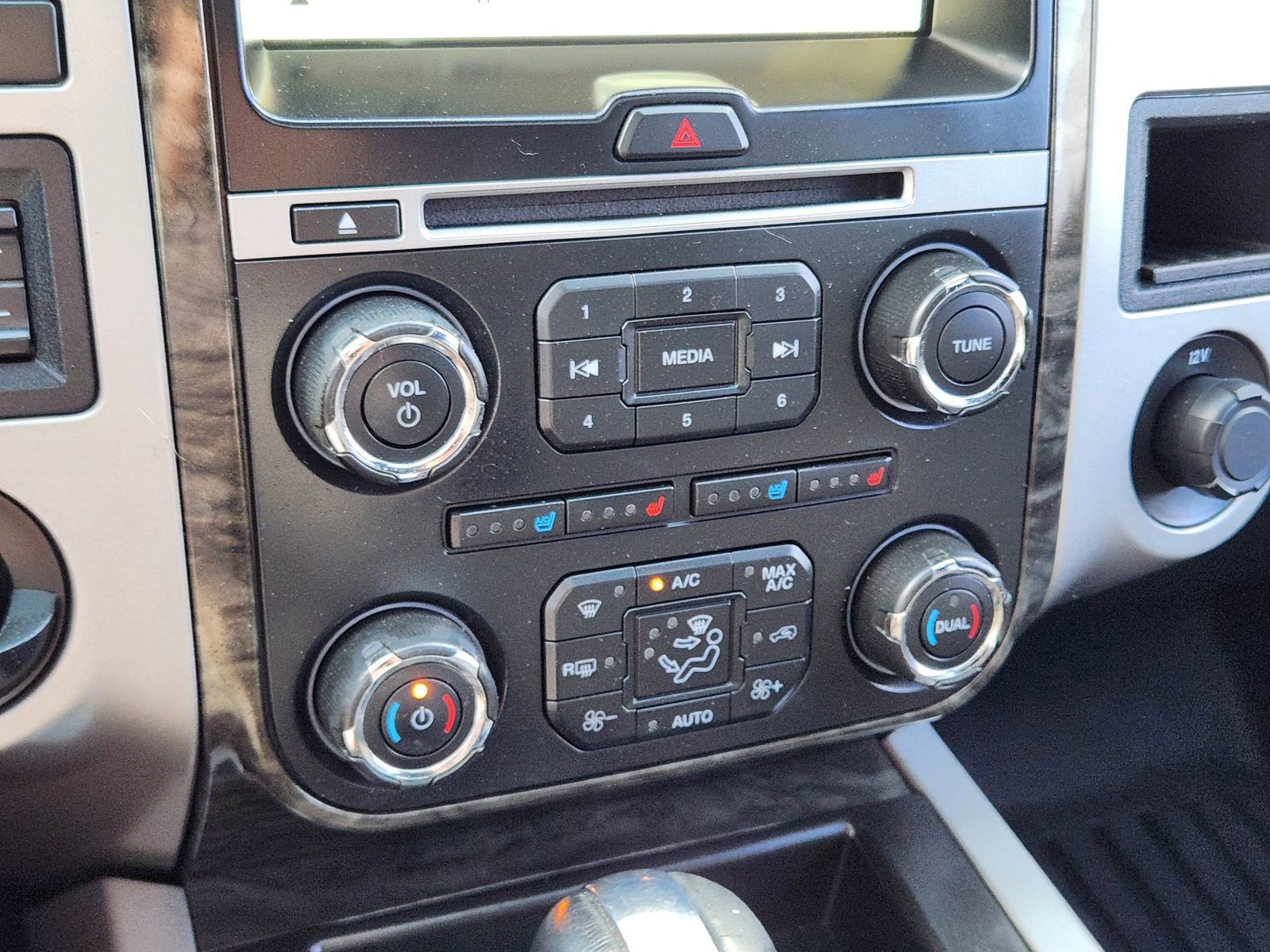 Used 2016 Ford Expedition Limited w/ Equipment Group 301A image 19