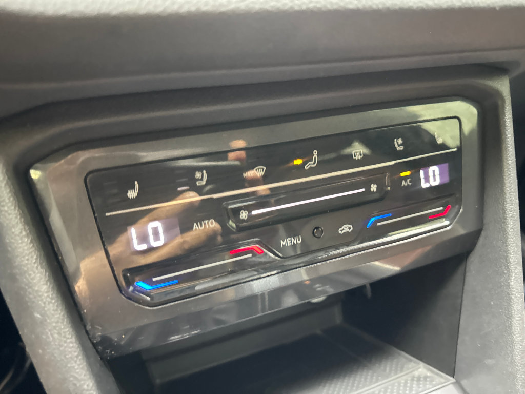 Used 2024 Volkswagen Tiguan SEL R-Line AWD/4WD image 67