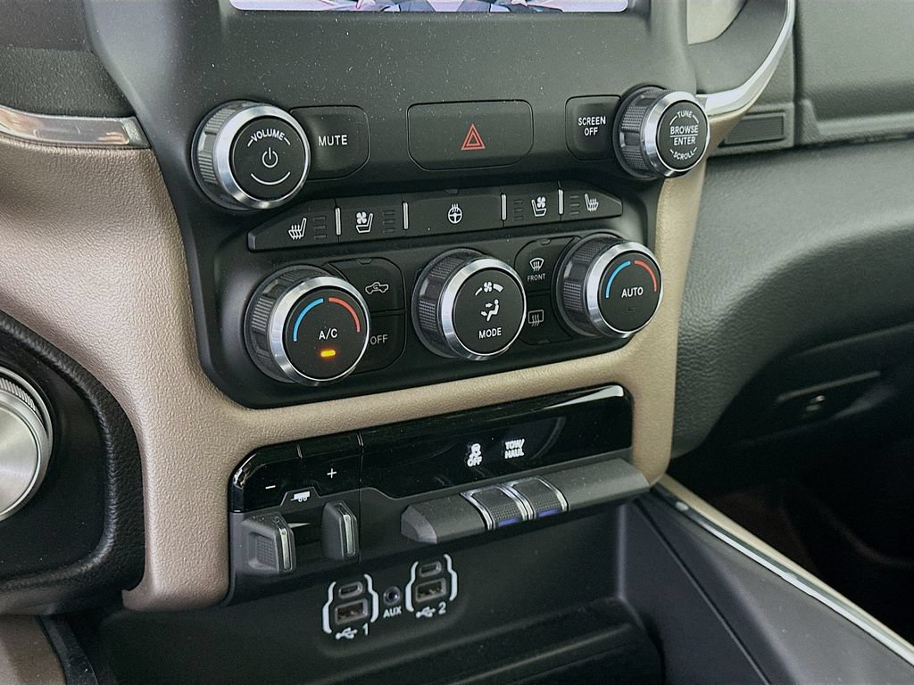 Used 2022 RAM 1500 Laramie AWD/4WD image 18