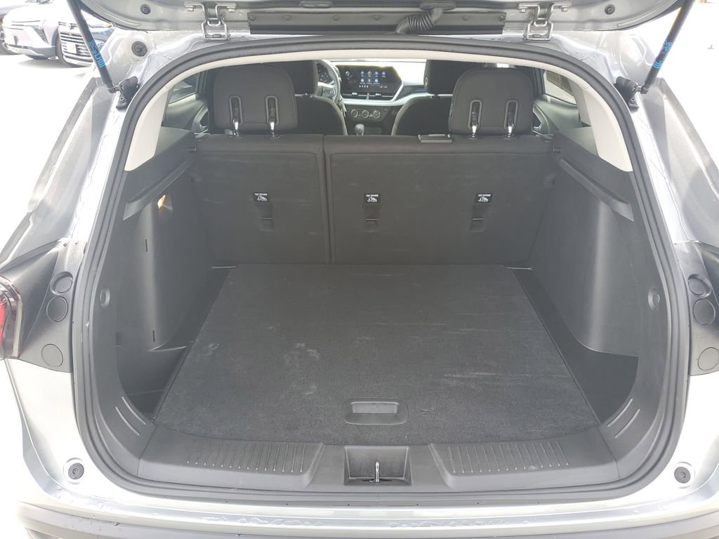 Used 2024 Chevrolet Trax LS w/ Driver Confidence Package image 8