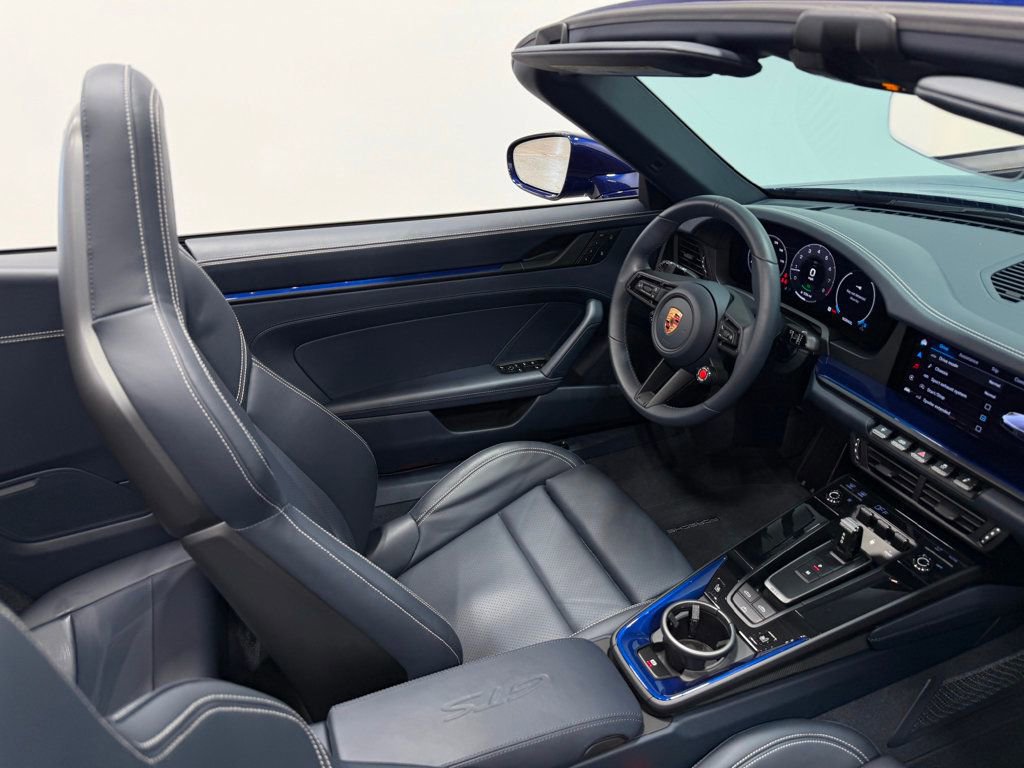 Used 2025 Porsche 911 GTS image 22