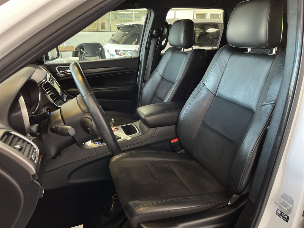 Used 2022 Jeep Grand Cherokee Laredo X RWD image 12