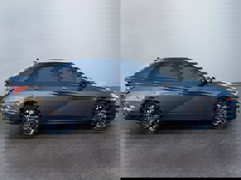 New 2025 Hyundai Elantra Sport image 4