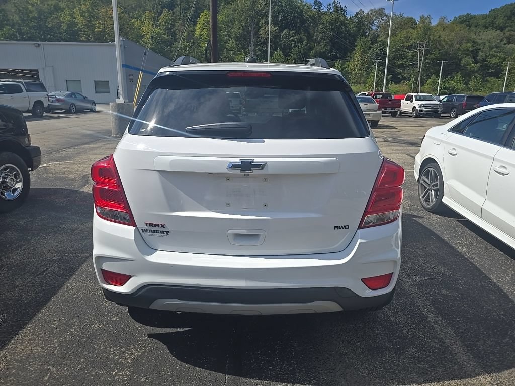 Used 2019 Chevrolet Trax LT w/ Sun & Sound Package AWD/4WD image 4