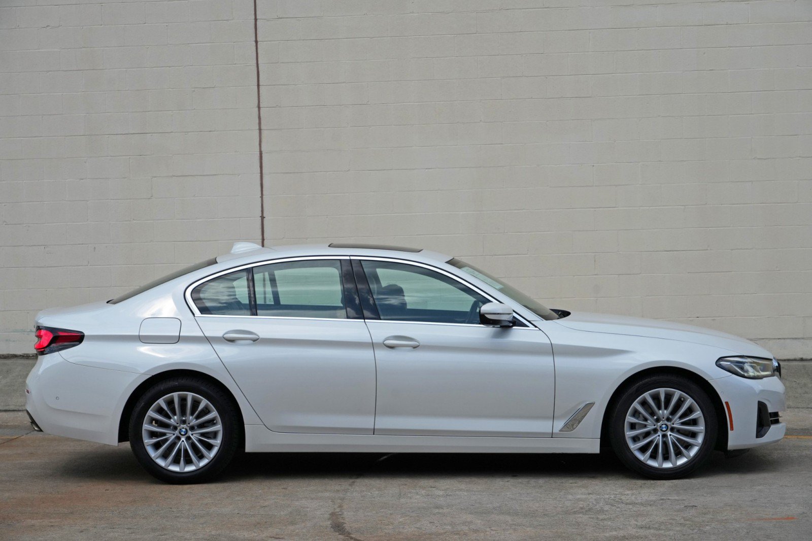 Used 2021 BMW 530i w/ Convenience Package RWD image 55