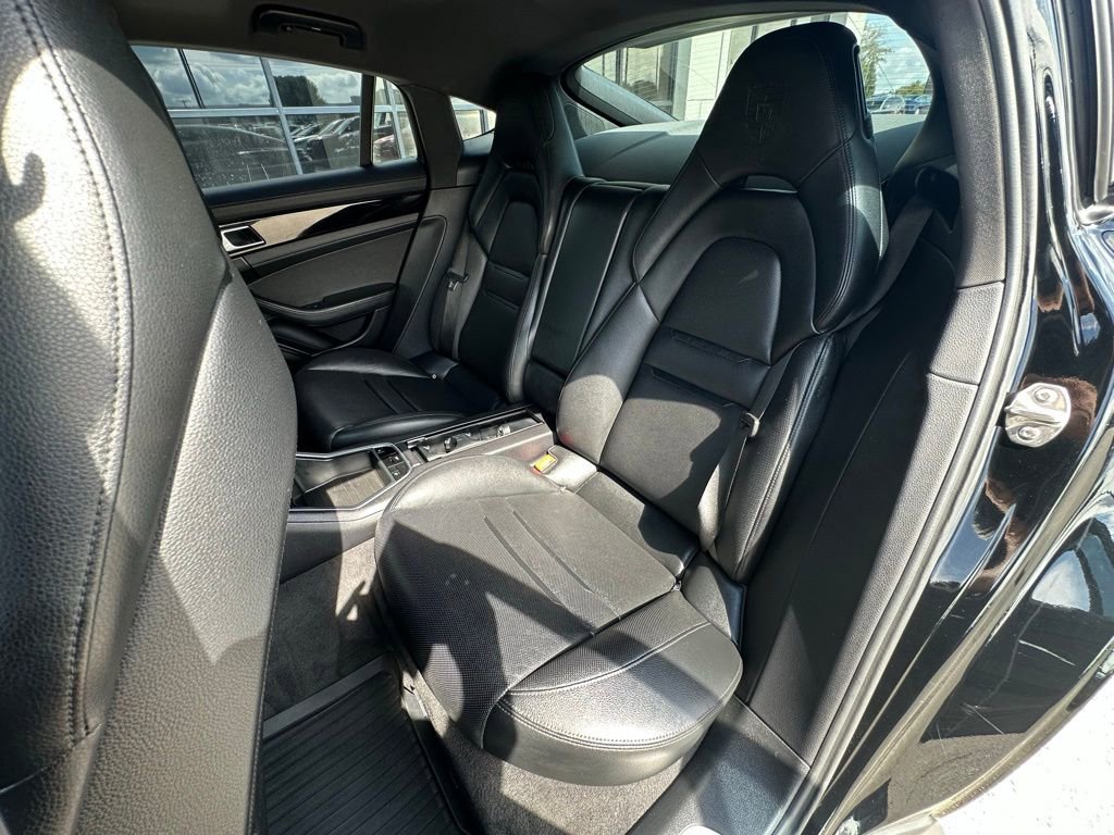 Used 2019 Porsche Panamera image 27