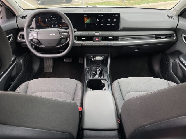 Used 2025 Kia K4 FWD image 9