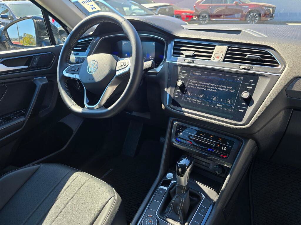 Used 2022 Volkswagen Tiguan SE AWD/4WD image 12