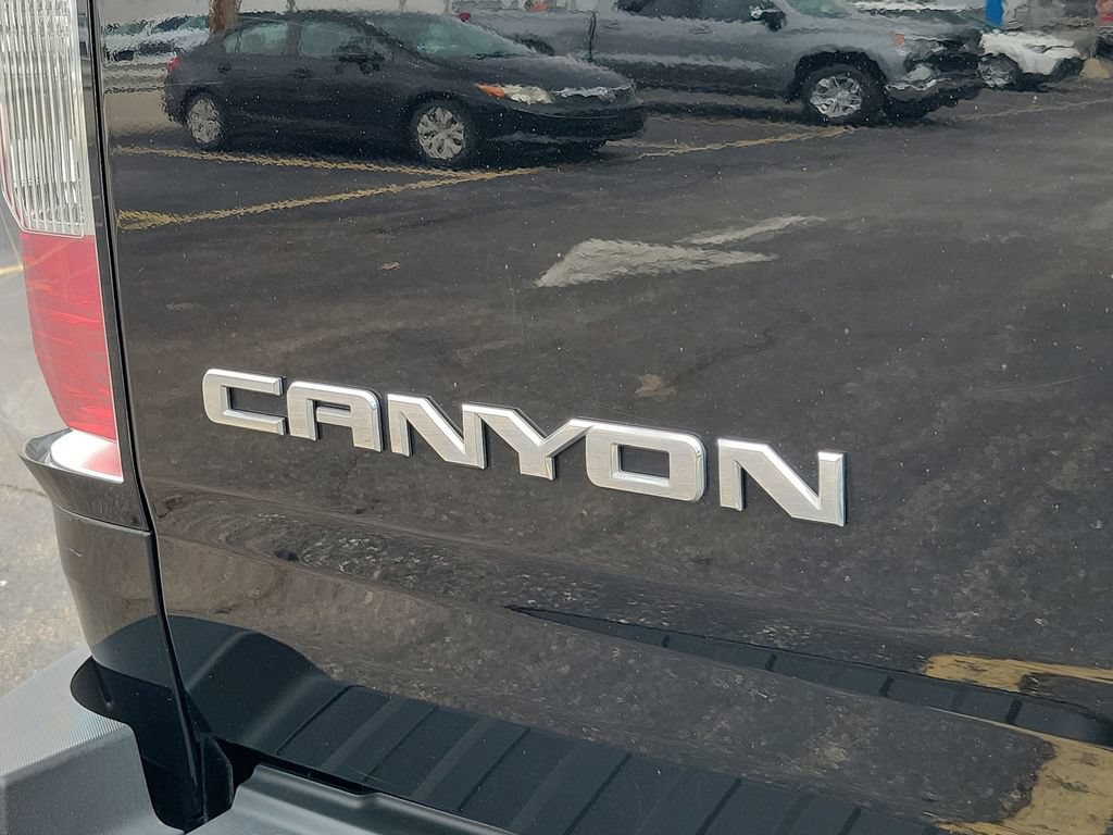 Used 2016 GMC Canyon SLE w/ All Terrain Package AWD/4WD image 9