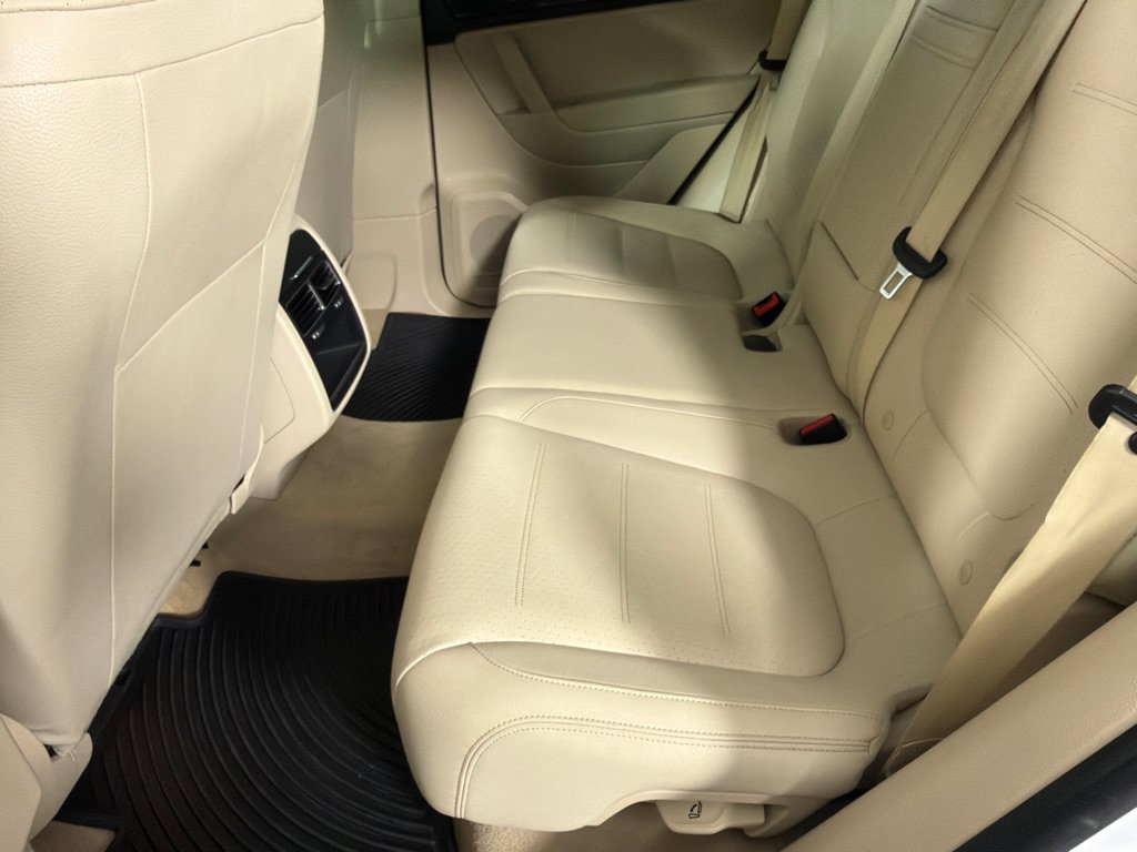 Used 2013 Volkswagen Touareg VR6 AWD/4WD image 19