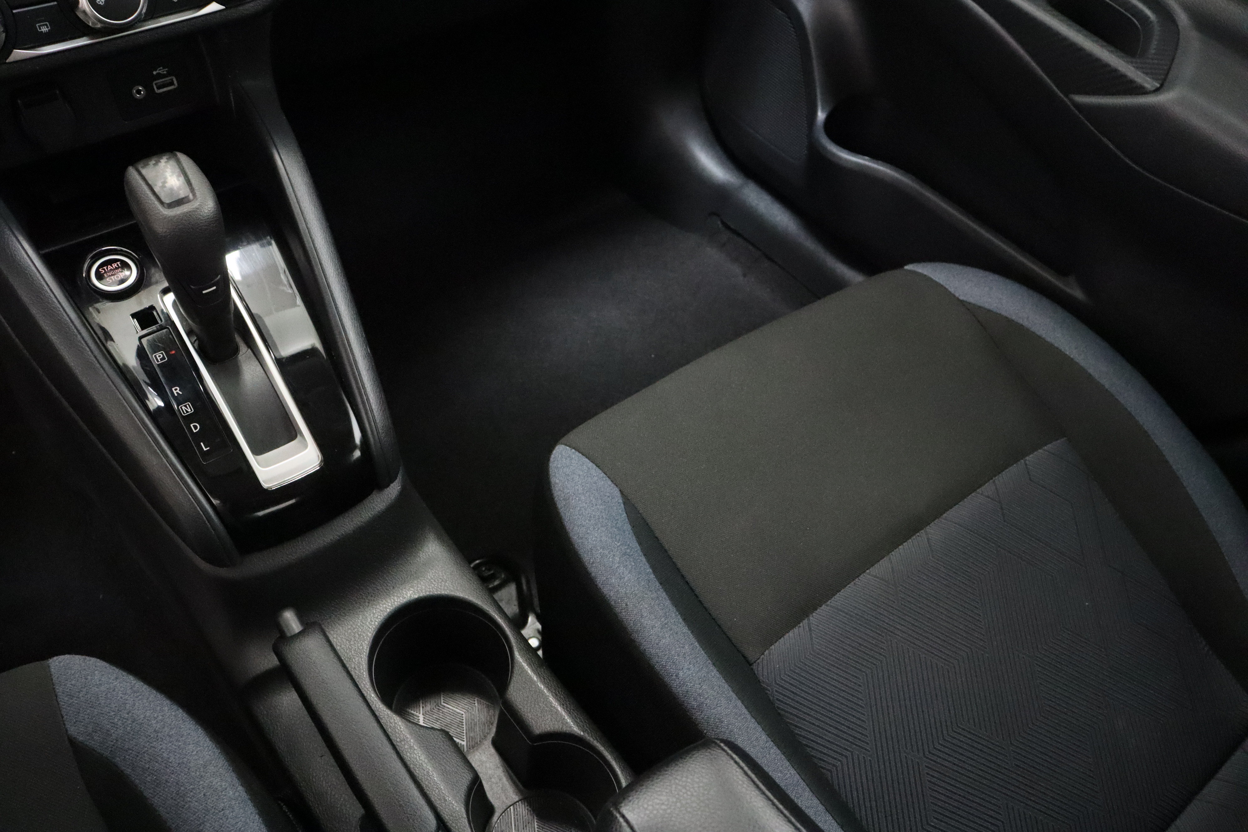 Used 2025 Nissan Versa SV FWD image 16