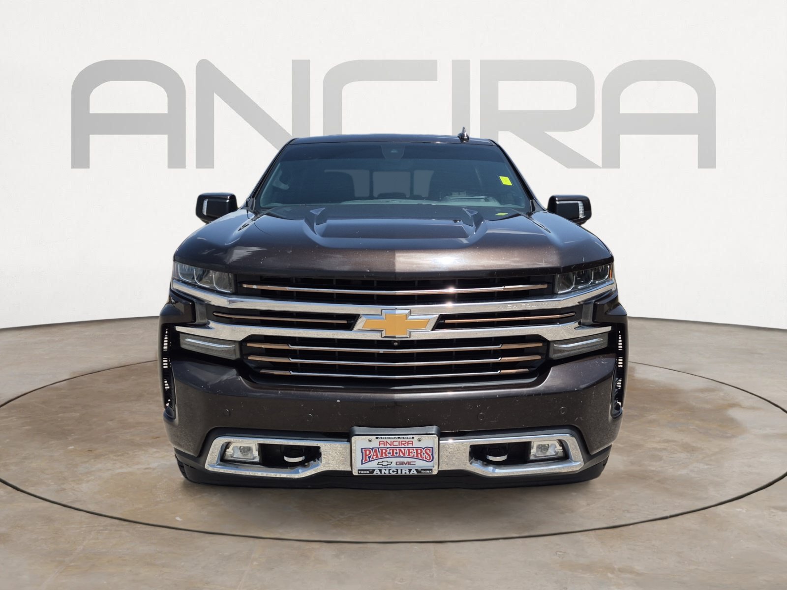 Used 2019 Chevrolet Silverado 1500 High Country w/ Technology Package AWD/4WD image 4