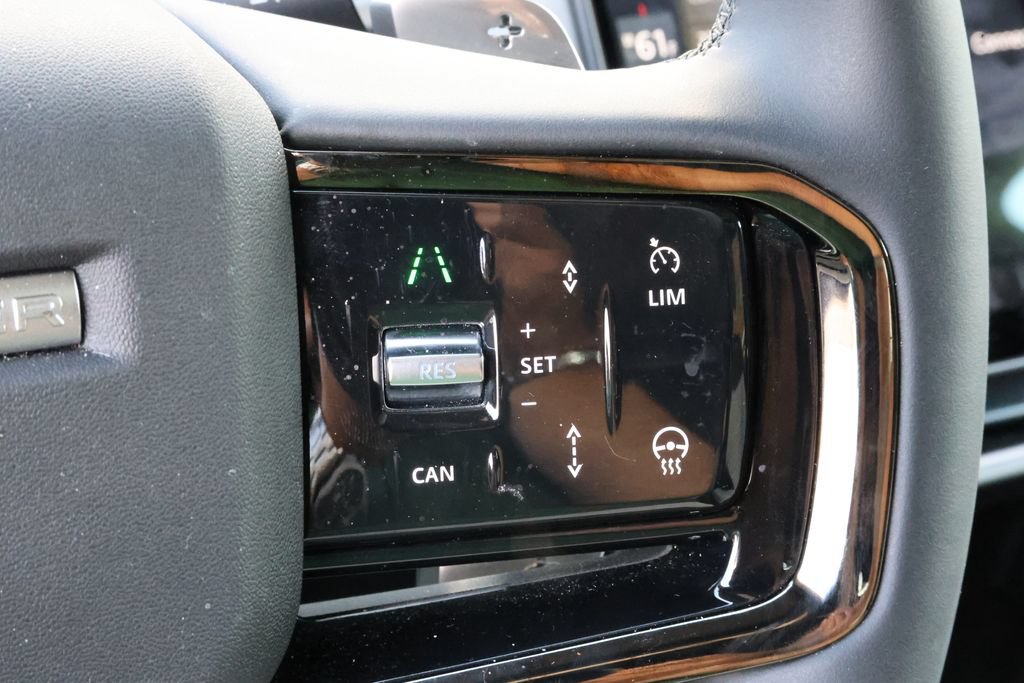 Certified 2026 Land Rover Range Rover Evoque Dynamic SE AWD/4WD image 19