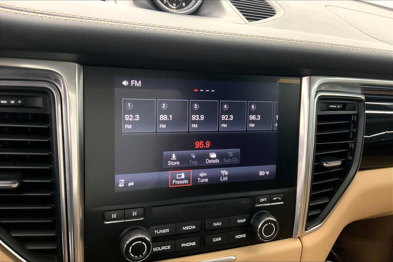 Used 2017 Porsche Macan AWD/4WD image 23