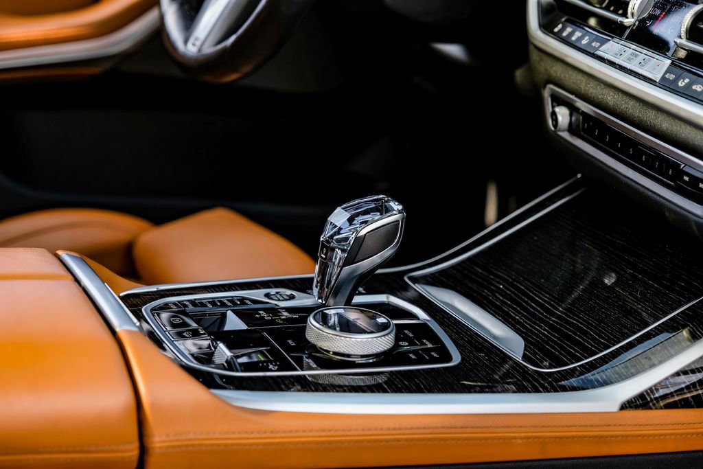 Used 2021 BMW X7 M50i w/ Executive Package image 24