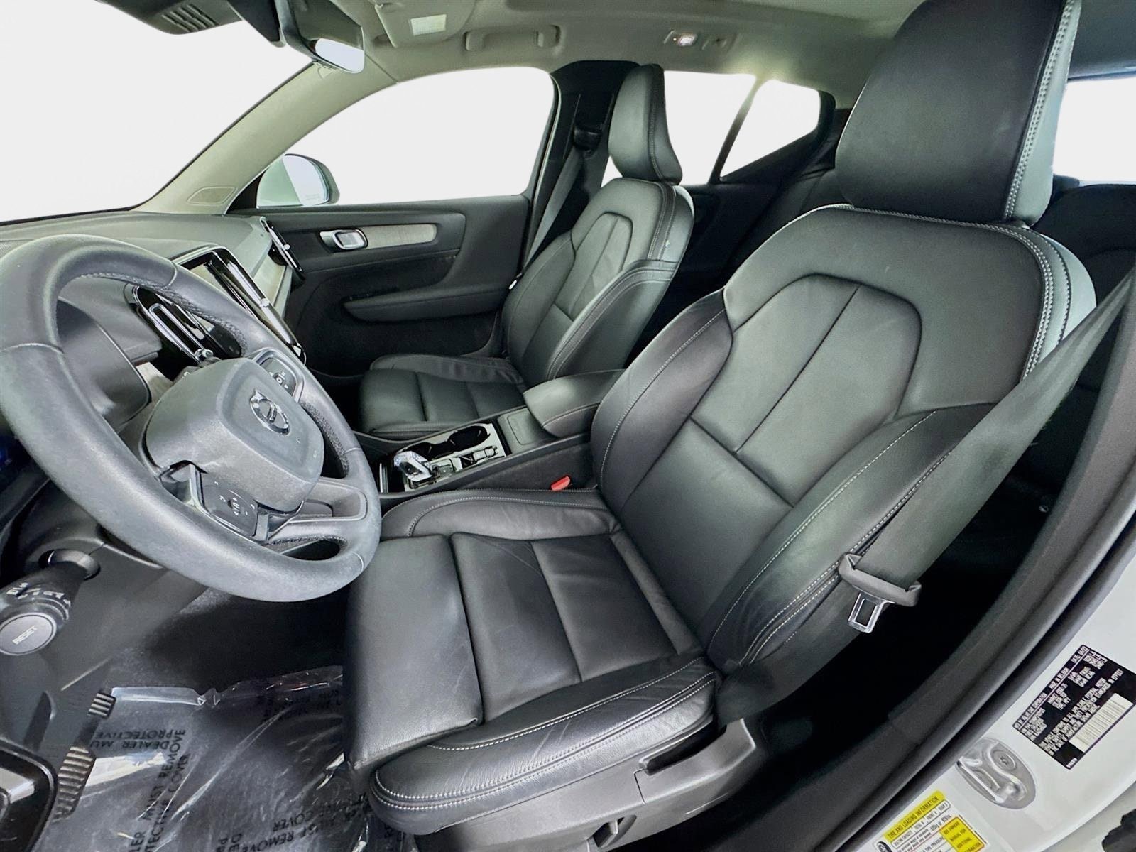 Used 2023 Volvo XC40 B5 Plus w/ Protection Package Premier AWD/4WD image 12