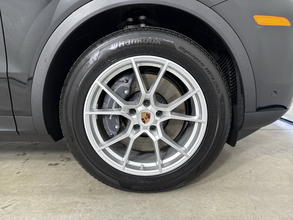 New 2026 Porsche Cayenne Coupe AWD/4WD image 15