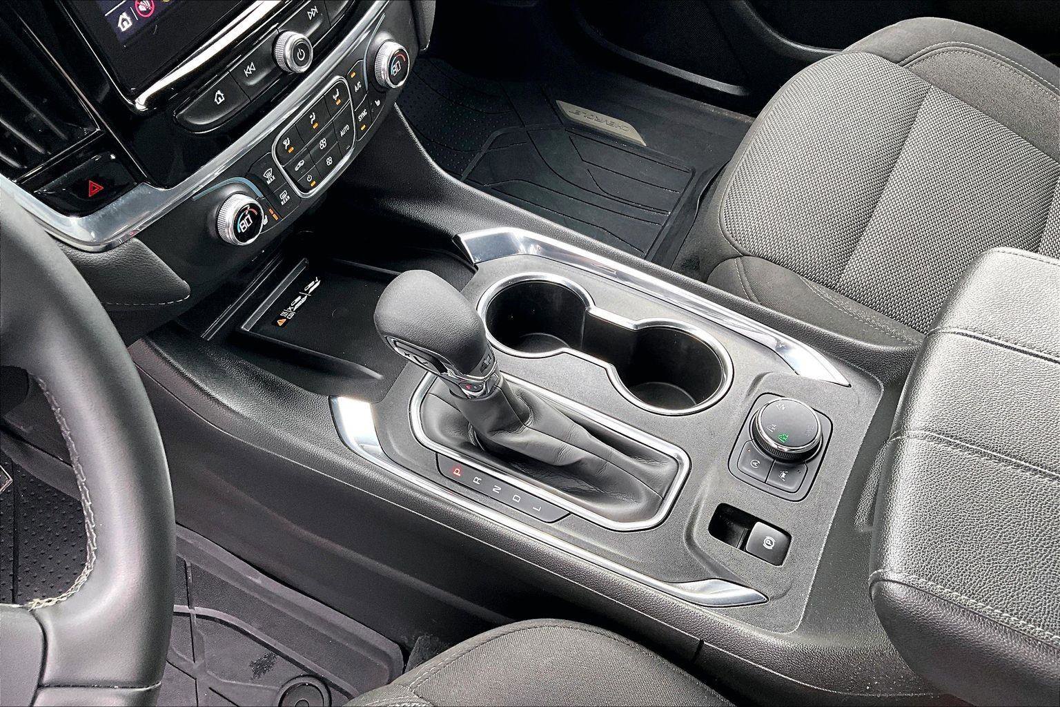 Used 2023 Chevrolet Traverse LT w/ Midnight/Sport Edition image 16