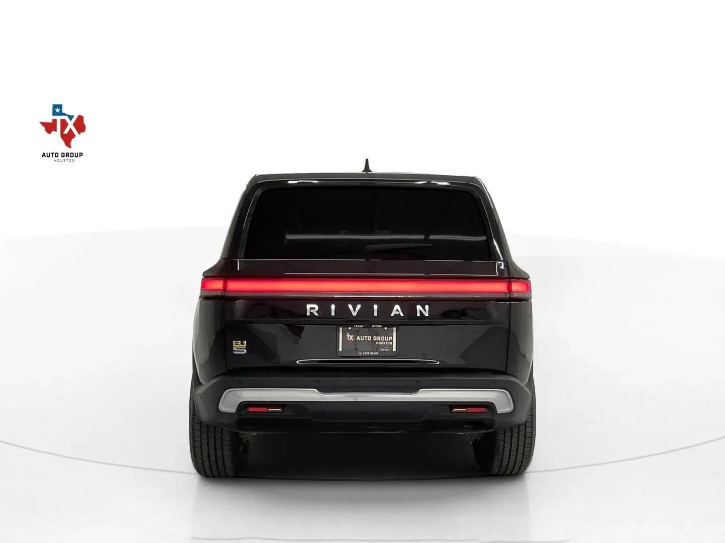 Used 2023 Rivian R1S Adventure Quad AWD/4WD image 43